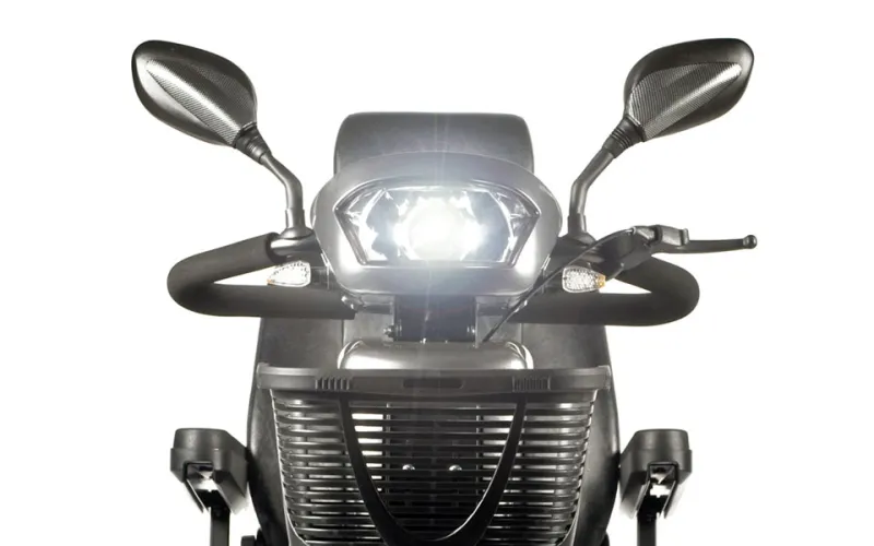 /content/image/Products/Scooters/Road/S700/feature-led-lights.webp